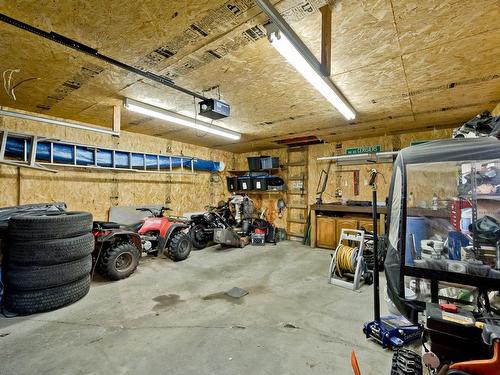 Garage - 516 Rue Des Cerisiers, Coaticook, QC - Indoor Photo Showing Garage