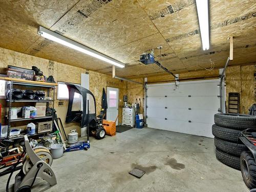 Garage - 516 Rue Des Cerisiers, Coaticook, QC - Indoor Photo Showing Garage