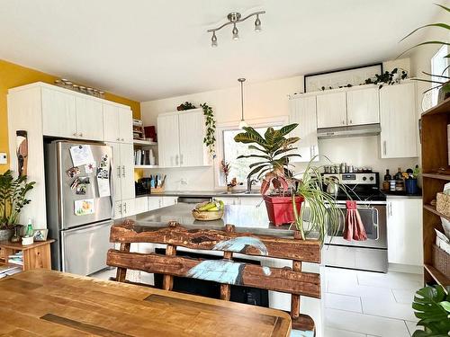 Vue d'ensemble - 2606  - 2608 Rue Mountain, Val-David, QC - Indoor Photo Showing Kitchen With Double Sink