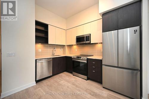 206 - 4655 Metcalfe Avenue, Mississauga, ON - Indoor Photo Showing Kitchen