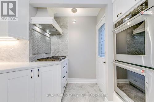 350 Trafalgar Court, Burlington, ON - Indoor Photo Showing Kitchen