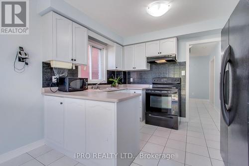 5874 Chorley Place, Mississauga, ON - Indoor Photo Showing Kitchen