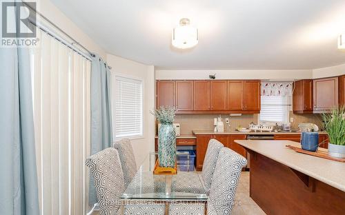 33 Bloom Drive, Brampton, ON - Indoor Photo Showing Kitchen