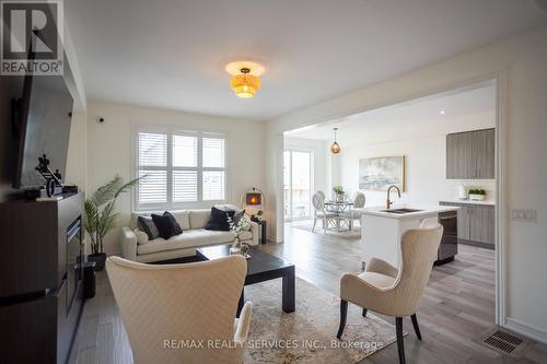 103 Kay Crescent, Centre Wellington, ON - Indoor Photo Showing Living Room