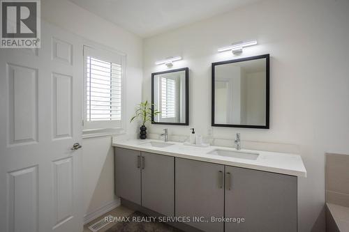 103 Kay Crescent, Centre Wellington, ON - Indoor Photo Showing Bathroom