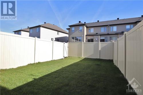 Gorgeous and Turn Key! Just move in! - 721 Capricorn Circle, Ottawa, ON - Outdoor