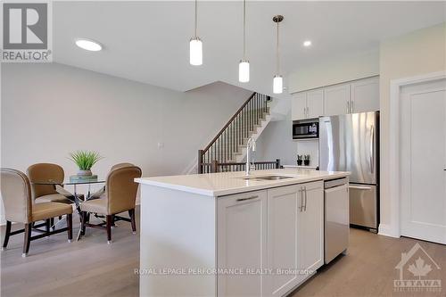 721 Capricorn Circle, Ottawa, ON - Indoor Photo Showing Kitchen With Stainless Steel Kitchen