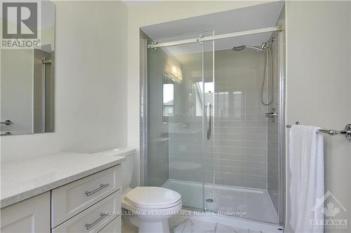 721 Capricorn Circle, Ottawa, ON - Indoor Photo Showing Bathroom