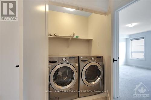 721 Capricorn Circle, Ottawa, ON - Indoor Photo Showing Laundry Room