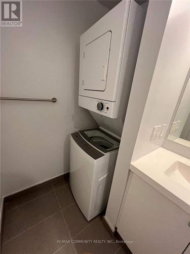 419 - 2550 Simcoe Street, Oshawa, ON - Indoor Photo Showing Laundry Room