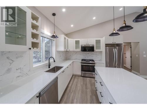 5219 Kallum Drive, 108 Mile Ranch, BC - Indoor Photo Showing Kitchen With Upgraded Kitchen