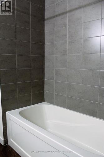 111 - 25 Kay Crescent, Guelph, ON - Indoor Photo Showing Bathroom