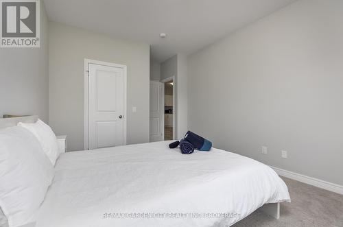 34 Bounty Avenue, Thorold (560 - Rolling Meadows), ON - Indoor Photo Showing Bedroom