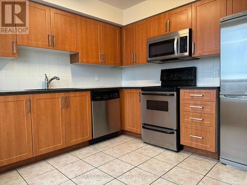 802 - 1103 Leslie Street, Toronto, ON - Indoor Photo Showing Kitchen