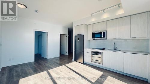 1207 - 38 Forest Manor Road, Toronto, ON - Indoor Photo Showing Kitchen