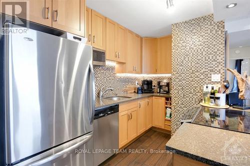 905 - 141 Somerset Street W, Ottawa, ON - Indoor Photo Showing Kitchen