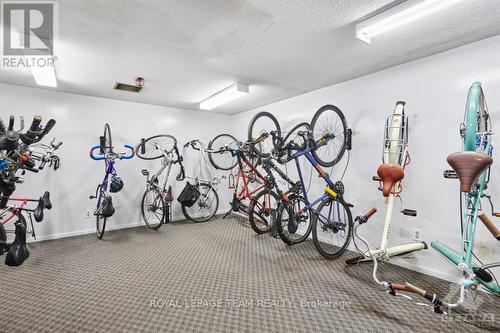 905 - 141 Somerset Street W, Ottawa, ON - Indoor Photo Showing Gym Room