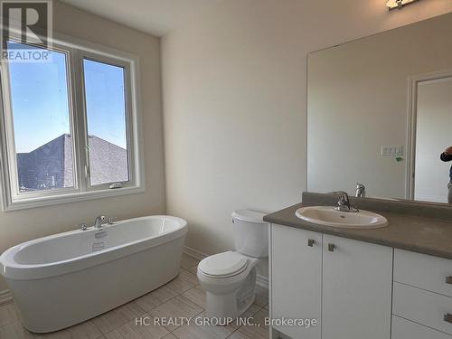 2925 Nakina Street, Pickering, ON - Indoor Photo Showing Bathroom