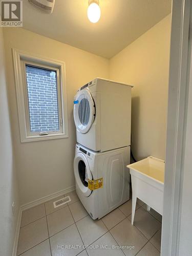 2925 Nakina Street, Pickering, ON - Indoor Photo Showing Laundry Room