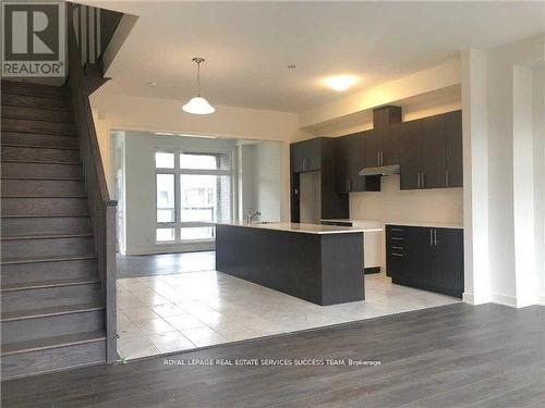 118 Pageant Avenue, Vaughan, ON - Indoor Photo Showing Kitchen