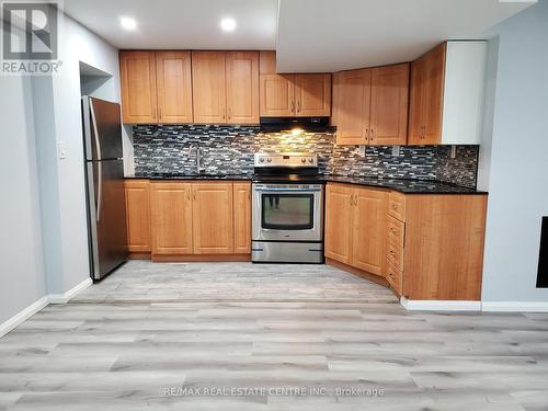 Lower - 335 Cundles Road W, Barrie, ON - Indoor Photo Showing Kitchen