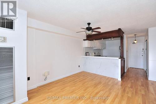 1901 - 10 Martha Eaton Way, Toronto, ON - Indoor Photo Showing Kitchen