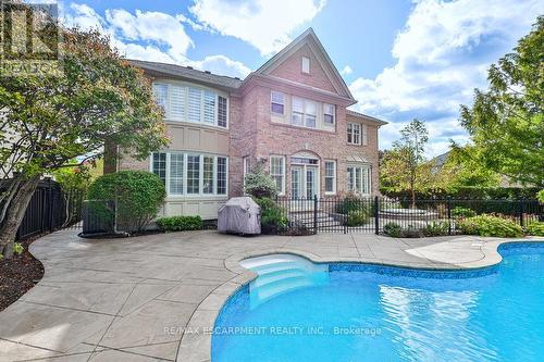 597 Hancock Way, Mississauga, ON - Outdoor With In Ground Pool