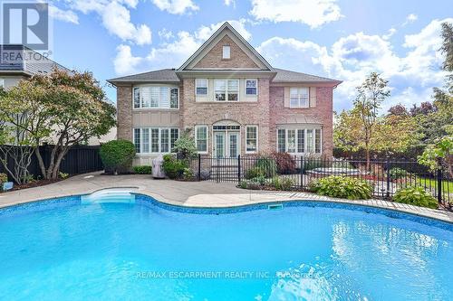 597 Hancock Way, Mississauga, ON - Outdoor With In Ground Pool