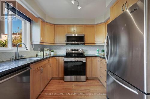 1321 Valerie Crescent, Oakville, ON - Indoor Photo Showing Kitchen