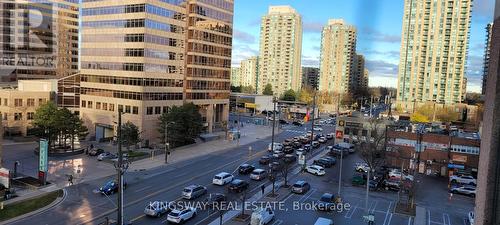 812 - 7 Lorraine Drive, Toronto, ON - Outdoor With Facade