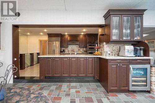 15 Shasta Drive, Vaughan, ON - Indoor Photo Showing Kitchen With Upgraded Kitchen