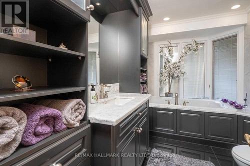 15 Shasta Drive, Vaughan, ON - Indoor Photo Showing Bathroom