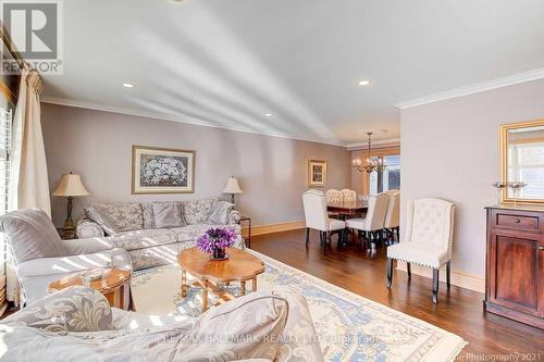 15 Shasta Drive, Vaughan, ON - Indoor Photo Showing Living Room