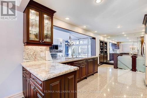 15 Shasta Drive, Vaughan, ON - Indoor Photo Showing Kitchen With Upgraded Kitchen