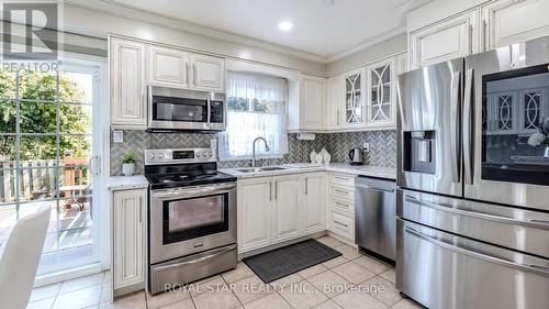 8 Sunshade Place, Brampton, ON - Indoor Photo Showing Kitchen With Double Sink