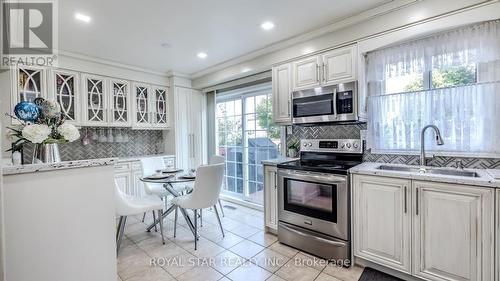 8 Sunshade Place, Brampton, ON - Indoor Photo Showing Kitchen With Double Sink With Upgraded Kitchen