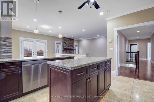 9153 Eighth Line, Halton Hills, ON - Indoor Photo Showing Kitchen With Upgraded Kitchen