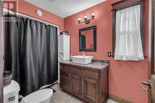 16214 Northfield Road, Lunenburg, ON - Indoor Photo Showing Bathroom