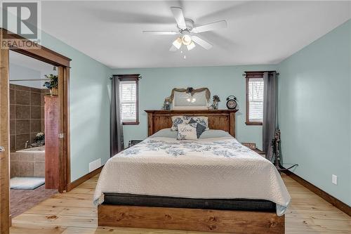 16214 Northfield Road, Lunenburg, ON - Indoor Photo Showing Bedroom