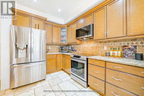 29 - 180 Blue Willow Drive, Vaughan (East Woodbridge), ON - Indoor Photo Showing Kitchen With Stainless Steel Kitchen