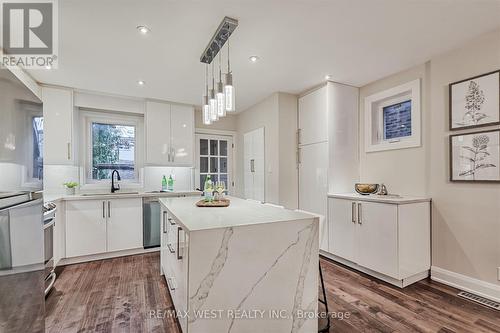 427 Strathmore Boulevard, Toronto, ON - Indoor Photo Showing Kitchen