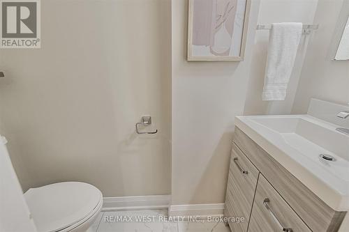 427 Strathmore Boulevard, Toronto, ON - Indoor Photo Showing Bathroom