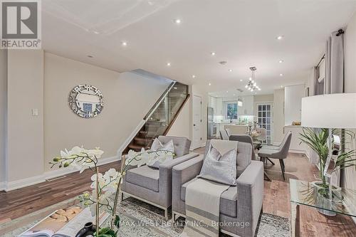 427 Strathmore Boulevard, Toronto, ON - Indoor Photo Showing Living Room