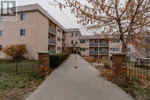 815 Southill Street Unit# 303, Kamloops, BC - Outdoor With Facade