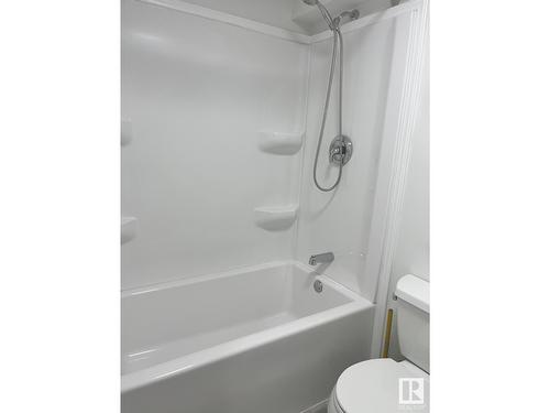 13710 38 St Nw, Edmonton, AB - Indoor Photo Showing Bathroom