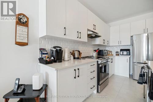 81 Season Crescent, Wasaga Beach, ON - Indoor Photo Showing Kitchen