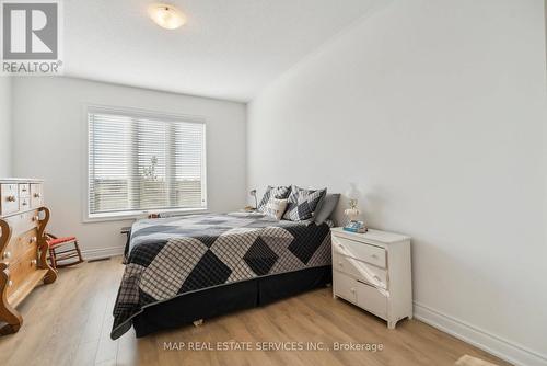 81 Season Crescent, Wasaga Beach, ON - Indoor Photo Showing Bedroom