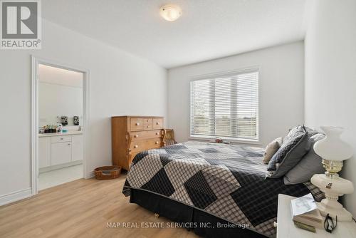 81 Season Crescent, Wasaga Beach, ON - Indoor Photo Showing Bedroom