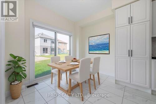 78 Lorne Thomas Place, New Tecumseth, ON - Indoor Photo Showing Dining Room