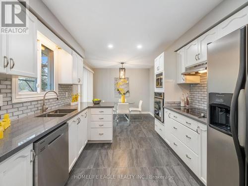 2200 Richard Street, Innisfil, ON - Indoor Photo Showing Kitchen With Stainless Steel Kitchen With Double Sink With Upgraded Kitchen